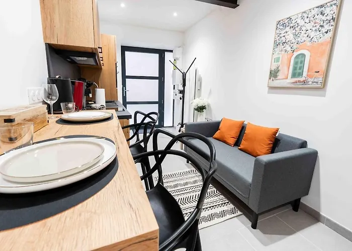 Апартаменты L'intime - Cozy & Air-conditioned Duplex - Near Carcassonne