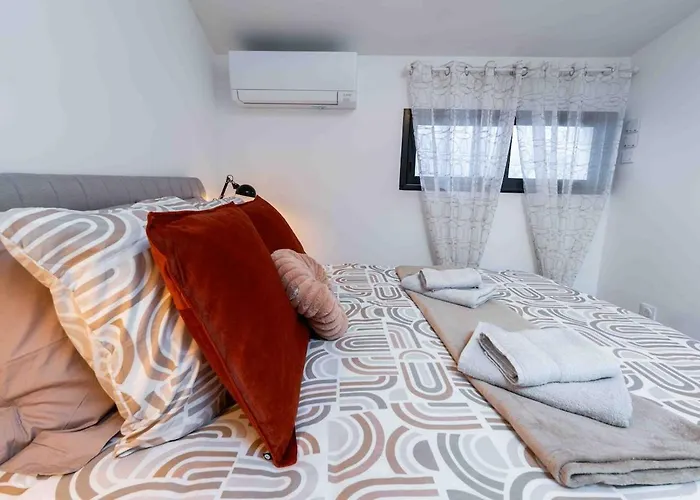 L'intime - Cozy & Air-conditioned Duplex - Near Carcassonne Апартаменты Pennautier